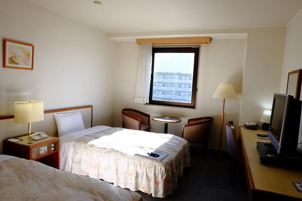 Hotel Fuyokaku Fujiyoshida Rum bild